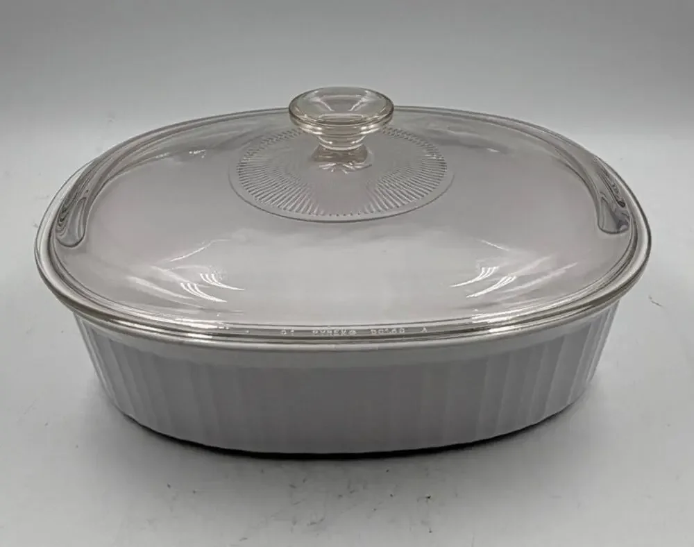 Corning Ware French White F-2-B Oval Casserole Dish with Lid 3 Qt. 2.8 Liter